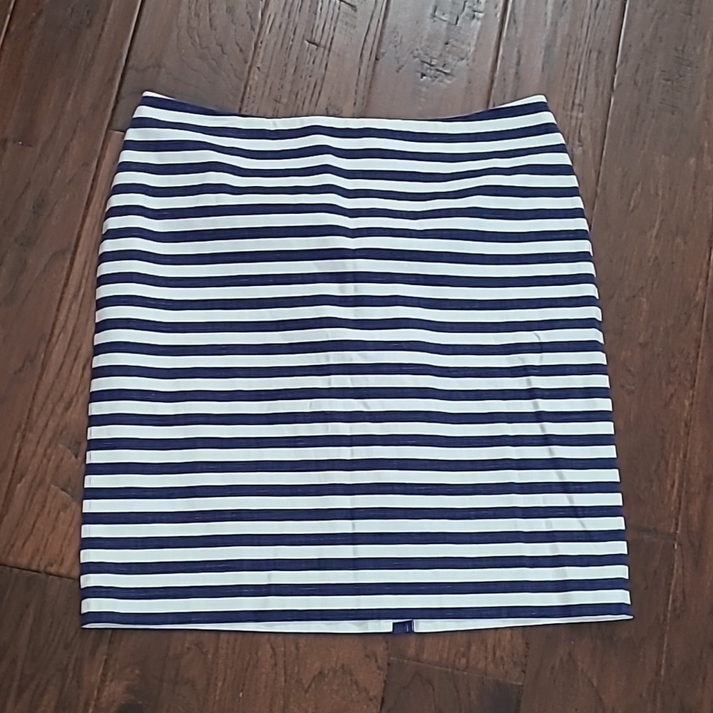 Talbots Navy & White Striped Pencil Skirt With Hidden Back Zipper size 14 PETITE